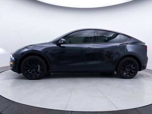 Used 2024 Tesla Model Y Long Range image 35
