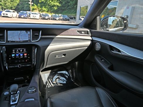 Used 2019 INFINITI QX50 Essential w/ Sensory Package AWD/4WD image 15