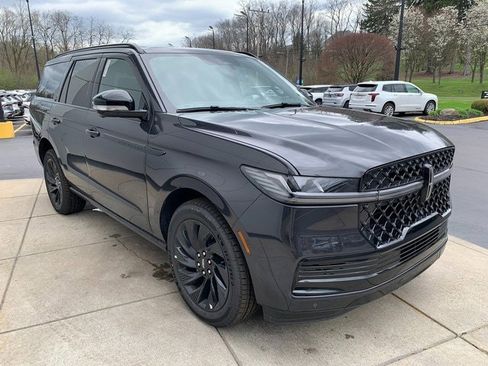 New 2026 Lincoln Navigator Reserve w/ Jet Appearance Package AWD/4WD image 15