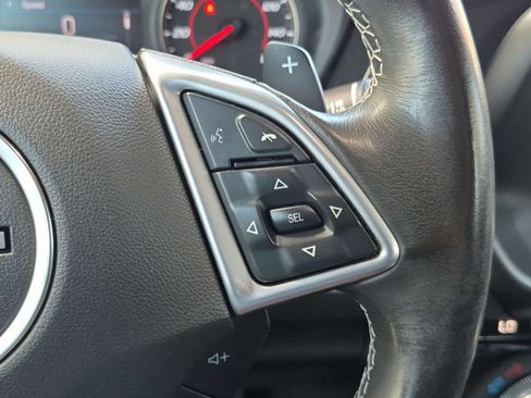 Used 2022 Chevrolet Camaro LT RWD image 14