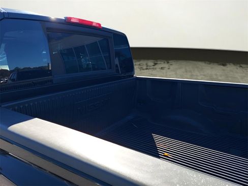 Used 2015 Nissan Titan SV w/ SV Value Truck Package image 8