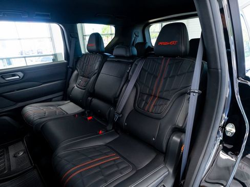 Used 2025 Nissan Armada PRO-4X AWD/4WD image 45