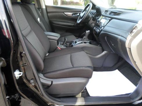 Used 2019 Nissan Rogue SV w/ Premium Package AWD/4WD image 2