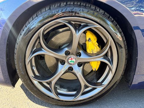 Used 2019 Alfa Romeo Giulia Ti Sport w/ Quick Order Package 22U Sport image 11