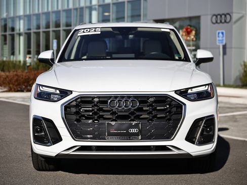 Used 2025 Audi Q5 2.0T Premium Plus w/ Premium Plus Package image 13