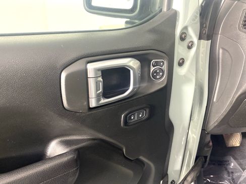 Used 2023 Jeep Wrangler Unlimited Rubicon w/ Xtreme 35 Tire Package AWD/4WD image 17