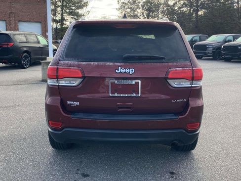 Used 2020 Jeep Grand Cherokee Laredo image 6