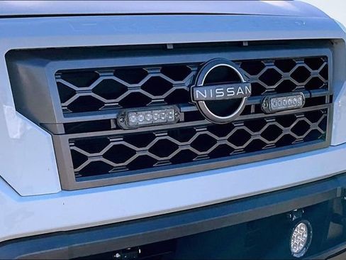 Used 2023 Nissan Frontier SV w/ SV Convenience Package AWD/4WD image 28