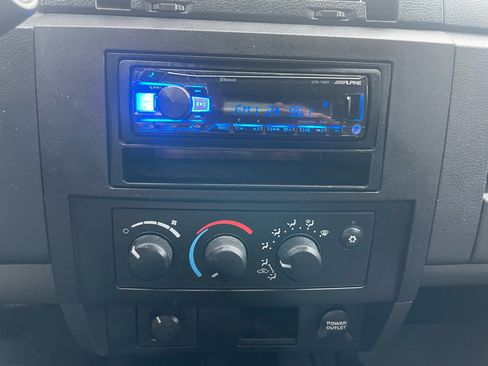 Used 2011 Dodge Dakota ST image 16