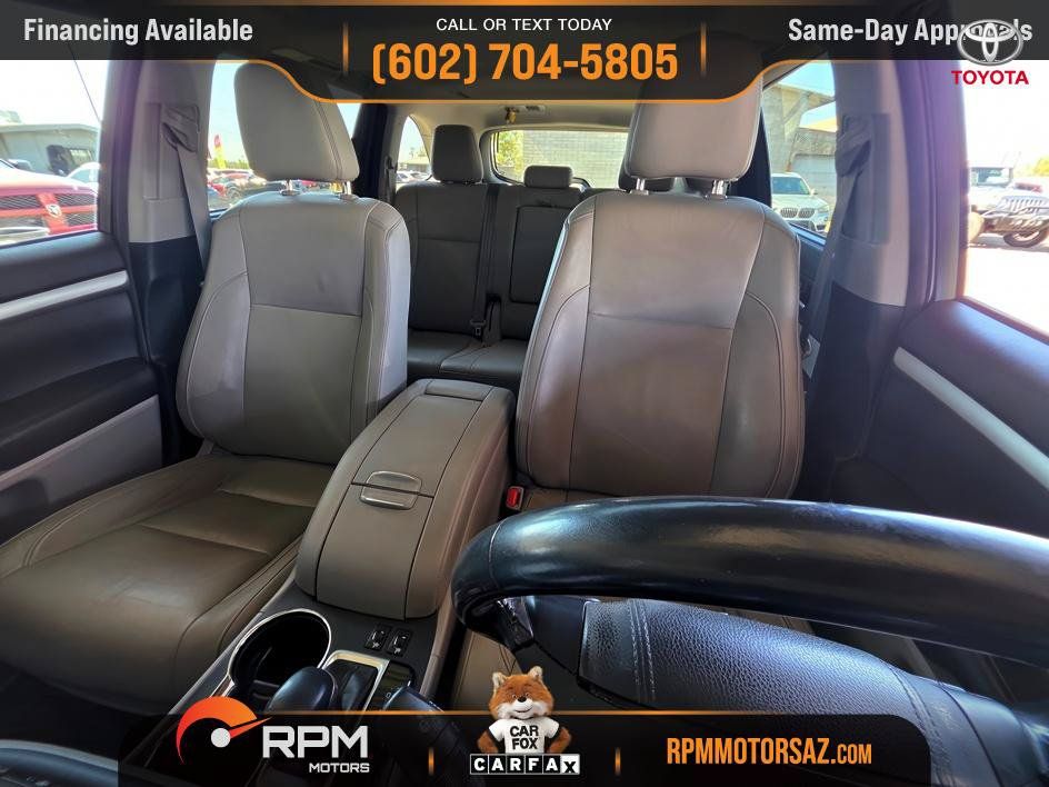 Used 2017 Toyota Highlander XLE w/ Carpet Mat Package FWD image 7