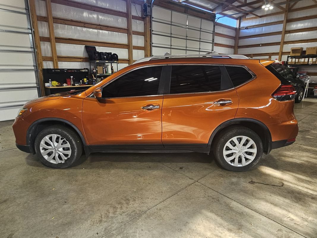 Used 2017 Nissan Rogue S w/ S Appearance Package AWD/4WD image 5