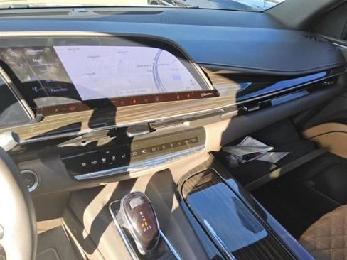 Used 2024 Cadillac Escalade Sport w/ LPO, ONYX Package image 4