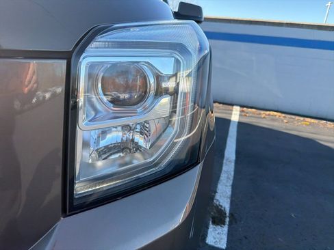 Used 2015 GMC Yukon SLT image 9