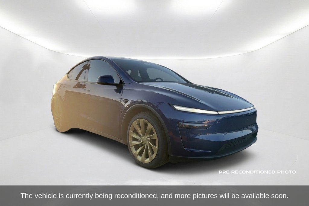 Used 2026 Tesla Model Y Long Range RWD image 3