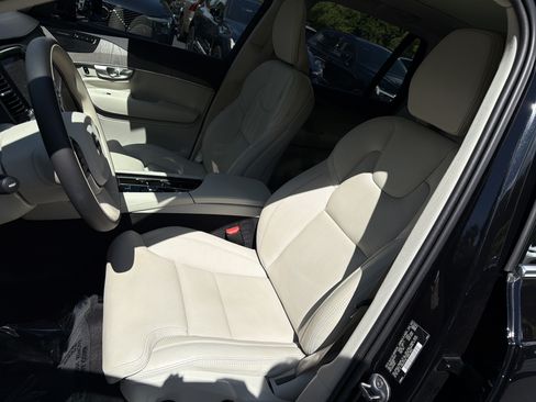 Certified 2024 Volvo XC90 T8 Ultimate w/ Protection Package Premier AWD/4WD image 16