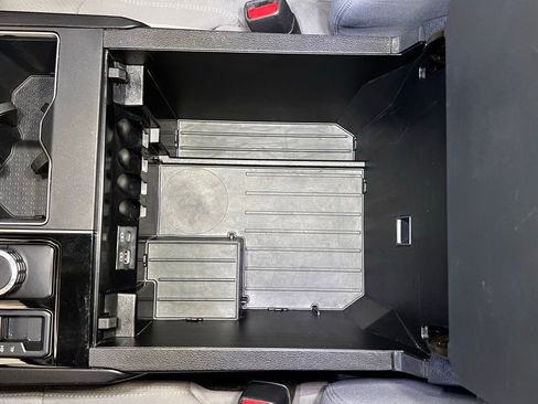 Used 2022 Toyota Tundra SR5 w/ SR5 Convenience Package image 38