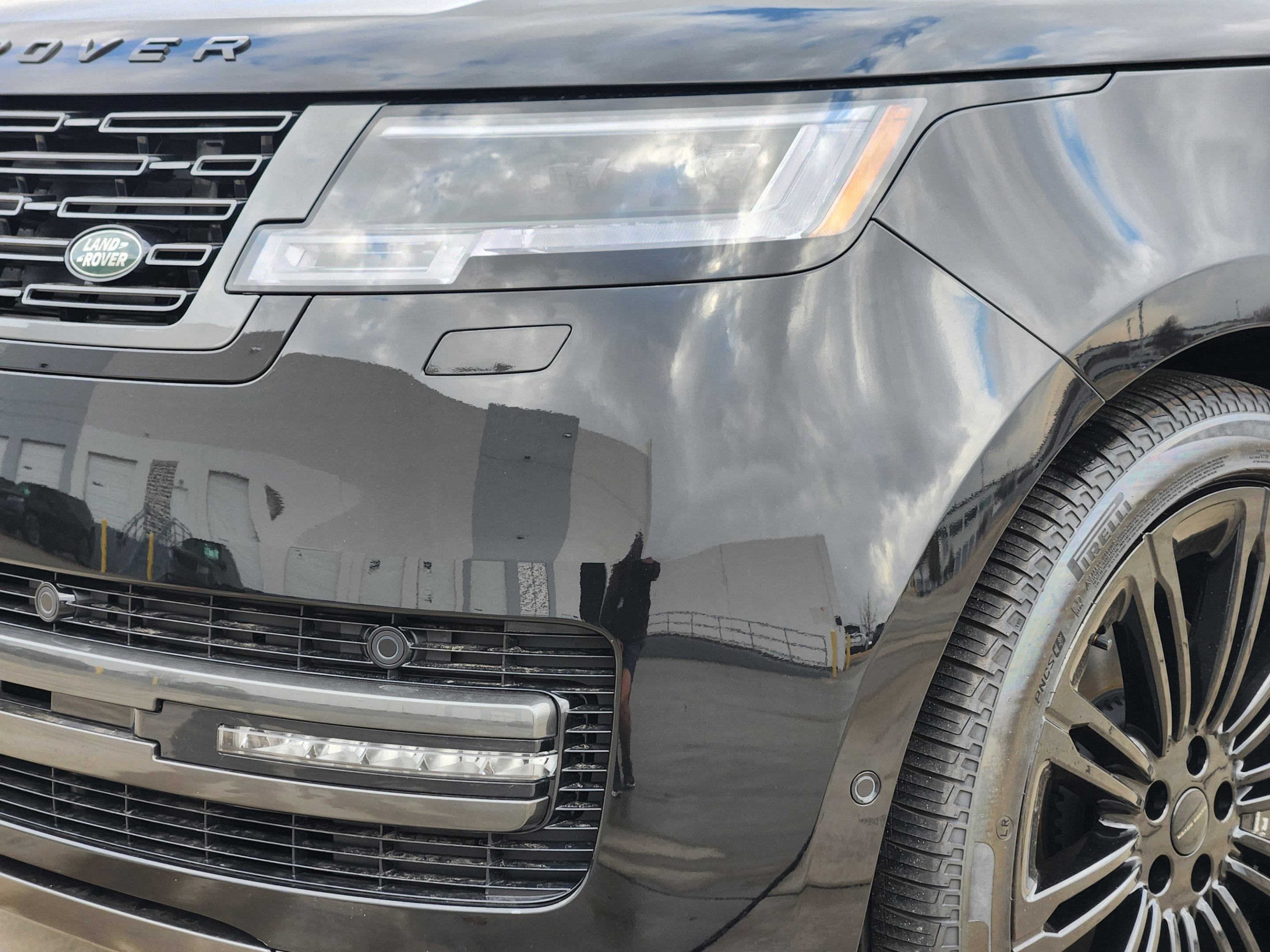 New 2026 Land Rover Range Rover Long Wheelbase SE AWD/4WD image 32