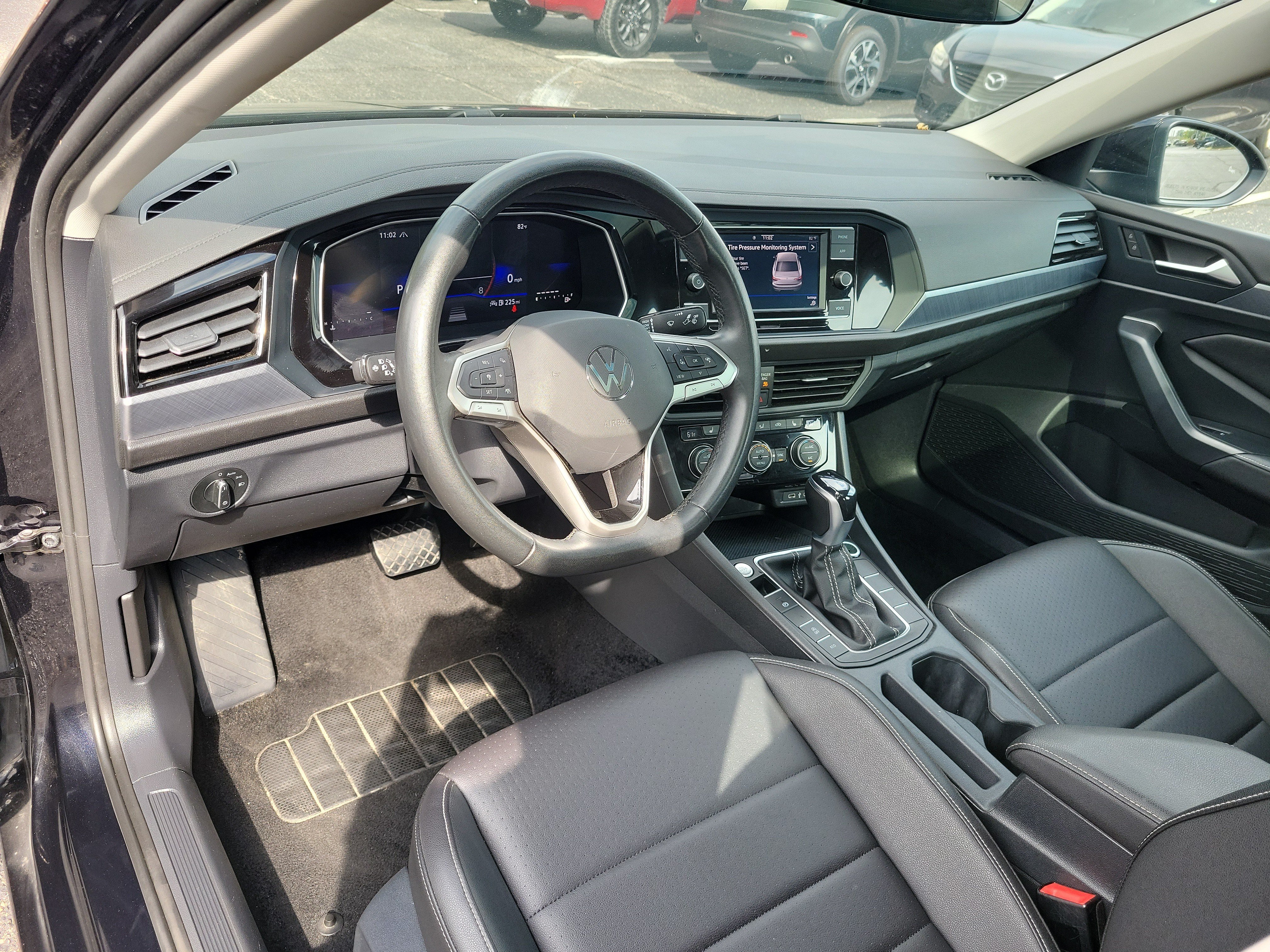 Used 2024 Volkswagen Jetta SE FWD image 19
