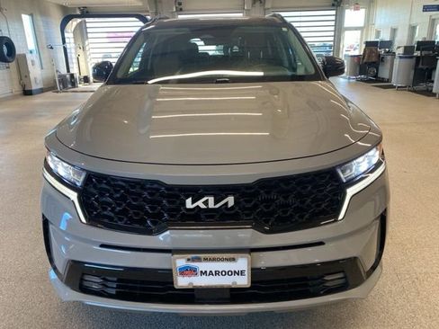 Used 2022 Kia Sorento SX image 2