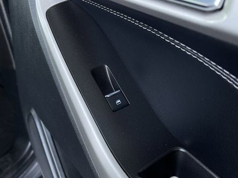 Used 2022 Ford Explorer XLT w/ Equipment Group 202A image 19