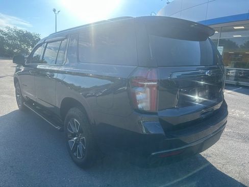 Used 2022 Chevrolet Suburban Z71 w/ Luxury Package AWD/4WD image 7