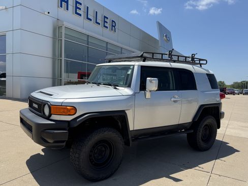 Used 2007 Toyota FJ Cruiser 4WD image 3
