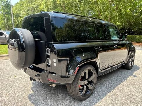 Certified 2025 Land Rover Defender 110 X AWD/4WD image 9