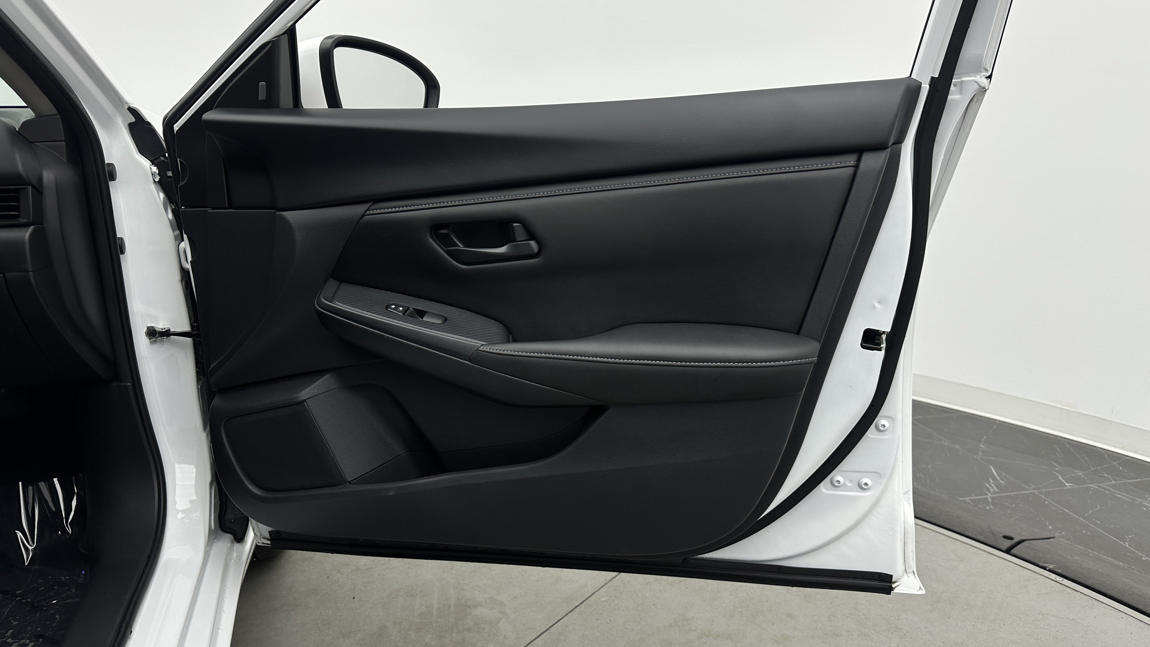 Used 2024 Nissan Sentra S w/ Lighting Package FWD image 33