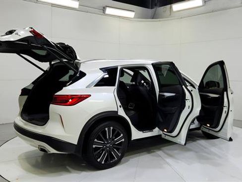 Used 2021 INFINITI QX50 Luxe w/ Appearance Package FWD image 32