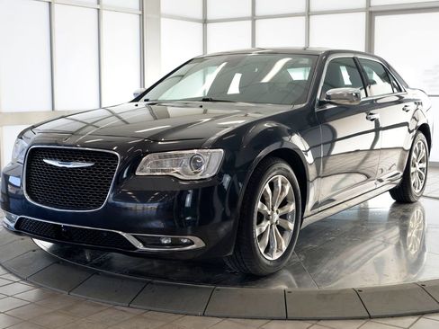 Used 2015 Chrysler 300 C w/ Light Group image 4