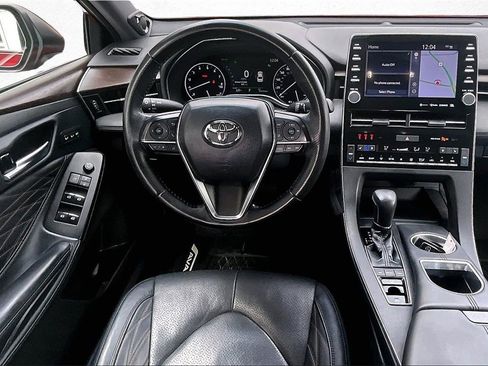 Used 2021 Toyota Avalon Limited image 9