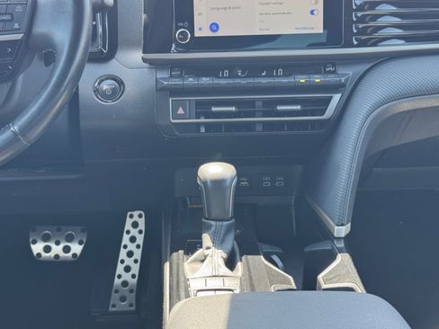 Used 2025 Toyota Camry SE FWD image 15