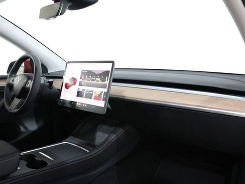 Used 2024 Tesla Model Y Long Range RWD image 16