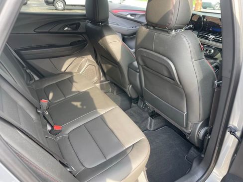 Used 2025 Chevrolet TrailBlazer RS w/ Convenience Package image 17