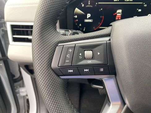 Used 2025 Mitsubishi Outlander SE image 23