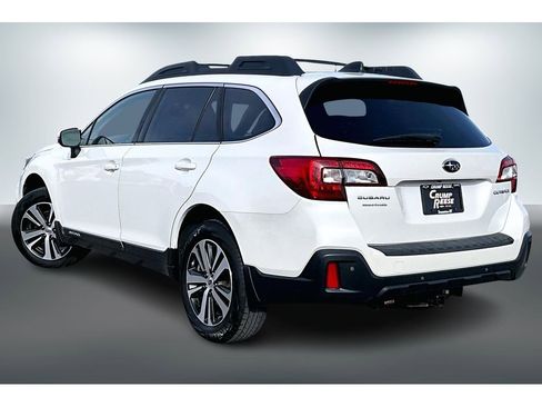 Used 2018 Subaru Outback 2.5i Limited image 3