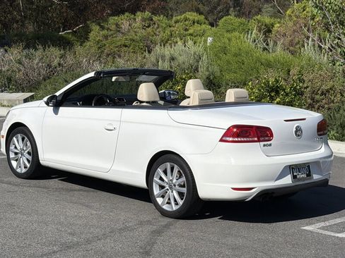 Used 2013 Volkswagen Eos Komfort FWD image 4