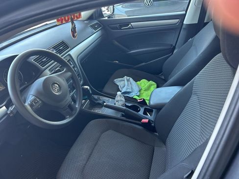 Used 2014 Volkswagen Passat 1.8T S image 3