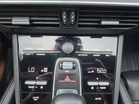 Used 2020 Porsche Cayenne AWD/4WD image 36