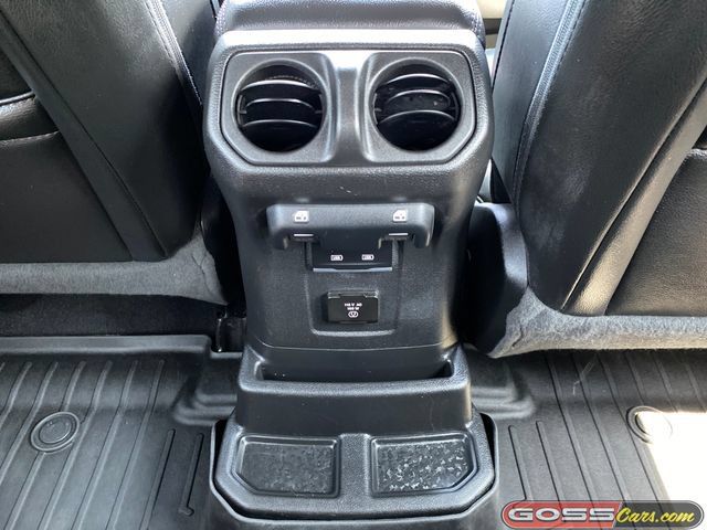 Used 2022 Jeep Wrangler Unlimited Sahara AWD/4WD image 21