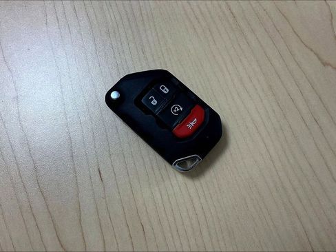 Used 2023 Jeep Wrangler Unlimited w/ Cold Weather Group image 34