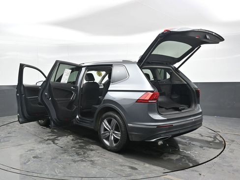 Used 2020 Volkswagen Tiguan SEL w/ 3rd Row Seat Package image 54