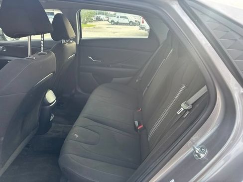 Used 2024 Hyundai Elantra SEL FWD image 10