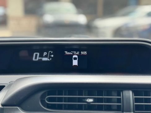 Used 2015 Toyota Prius C Three image 27