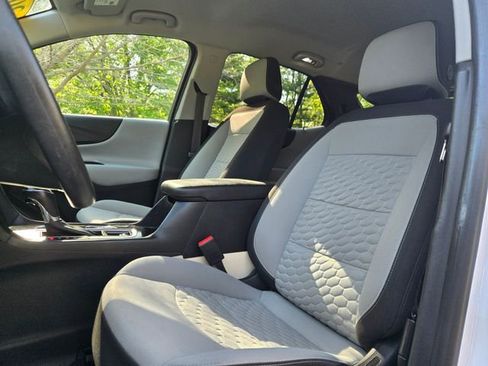 Used 2018 Chevrolet Equinox LT FWD image 14