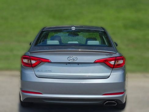 Used 2016 Hyundai Sonata SE w/ Cargo Package FWD image 6