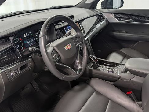 Used 2024 Cadillac XT6 Premium Luxury w/ LPO, Floor Liner Package AWD/4WD image 16