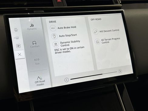 New 2026 Land Rover Range Rover Velar Dynamic SE image 19