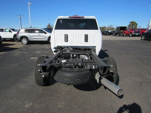 Used 2025 GMC Sierra 2500 Pro w/ Convenience Package image 4