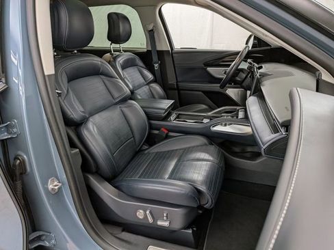 Certified 2025 Lincoln Nautilus Reserve image 29